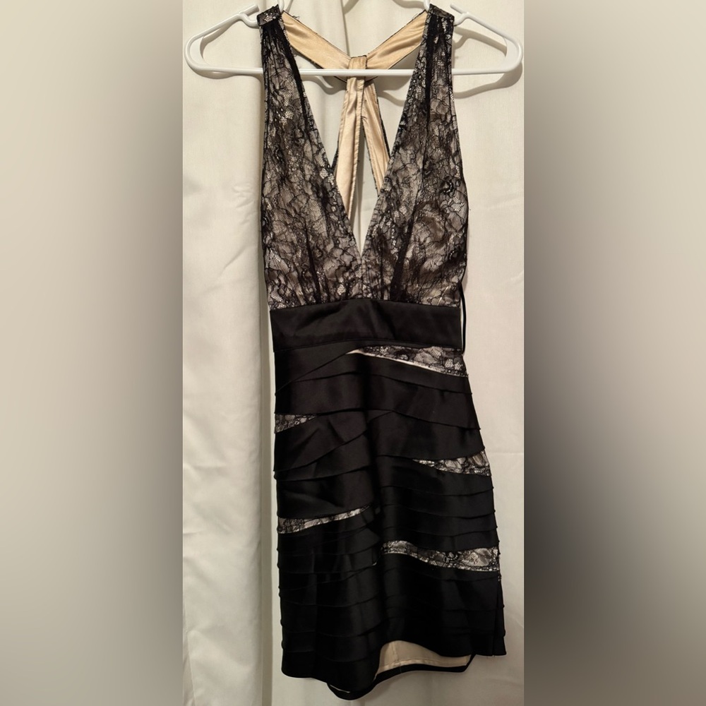 Bebe lace dress
